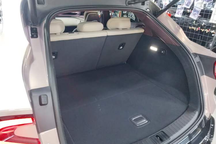 Used Xiaomi Auto YU7 2025 Ultra-Long Range Rear-Wheel Drive Version Trunk