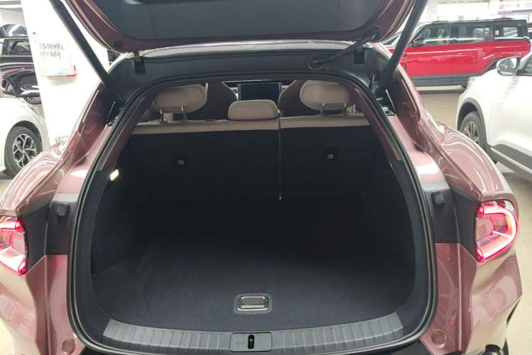 Used Xiaomi Auto YU7 2025 Ultra-Long Range Rear-Wheel Drive Version Trunk