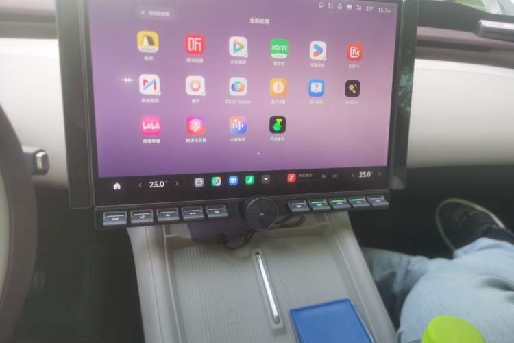 Used Xiaomi Auto YU7 2025 Ultra-Long Range Rear-Wheel Drive Version Audio And AC Panel