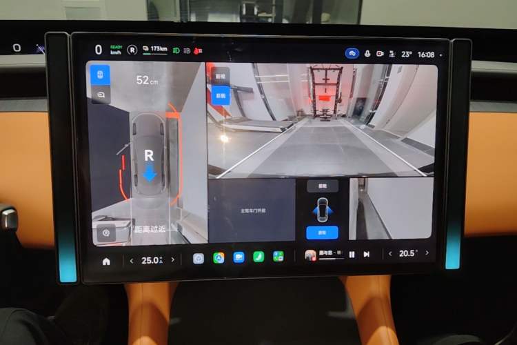 Used Xiaomi Auto YU7 2025 Ultra-Long Range High-Performance All-Wheel-Drive Max Edition Audio And AC Panel