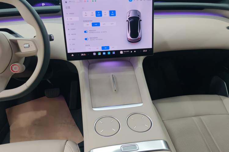 Used Xiaomi Auto YU7 2025 Ultra-Long Range High-Performance All-Wheel-Drive Max Edition Audio And AC Panel