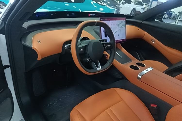 Used Xiaomi Auto YU7 2025 Ultra-Long Range High-Performance All-Wheel-Drive Max Edition Center Console