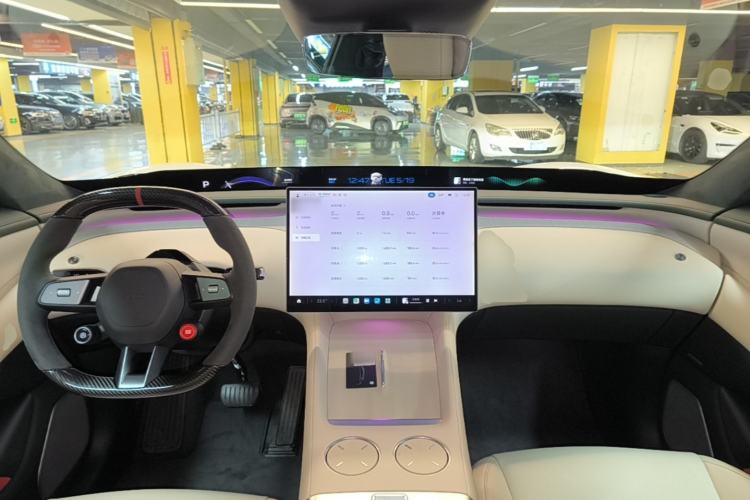 Used Xiaomi Auto YU7 2025 Ultra-Long Range High-Performance All-Wheel-Drive Max Edition Center Console