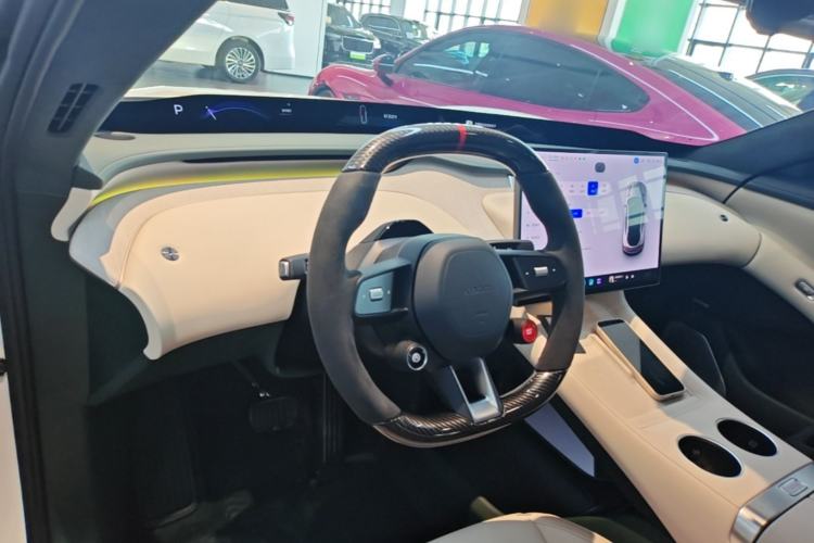 Used Xiaomi Auto YU7 2025 Ultra-Long Range High-Performance All-Wheel-Drive Max Edition Center Console