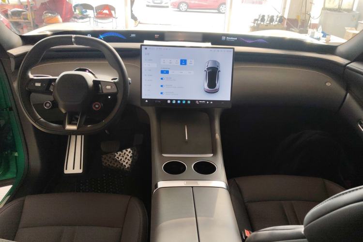 Used Xiaomi Auto YU7 2025 Ultra-Long Range Rear-Wheel Drive Version Center Console