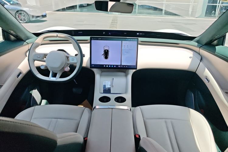 Used Xiaomi Auto YU7 2025 Ultra-Long Range High-Performance All-Wheel-Drive Max Edition Center Console