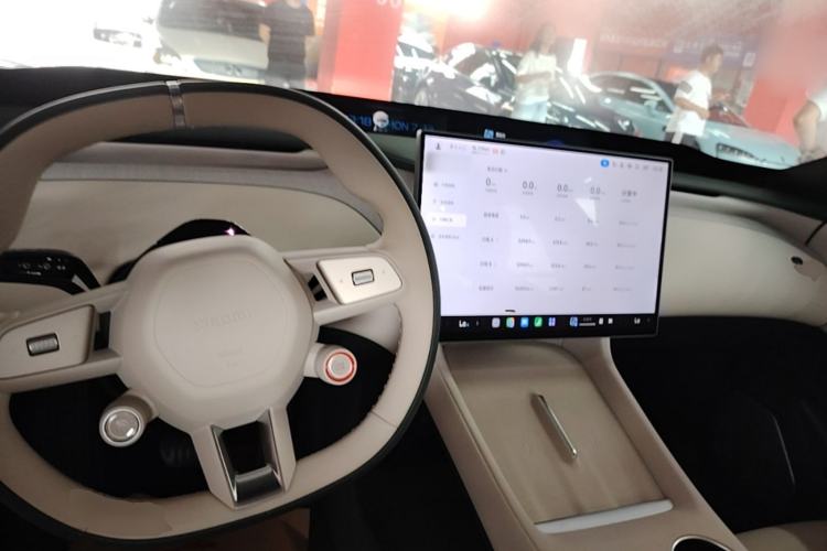 Used Xiaomi Auto YU7 2025 Ultra-Long Range Rear-Wheel Drive Version Center Console
