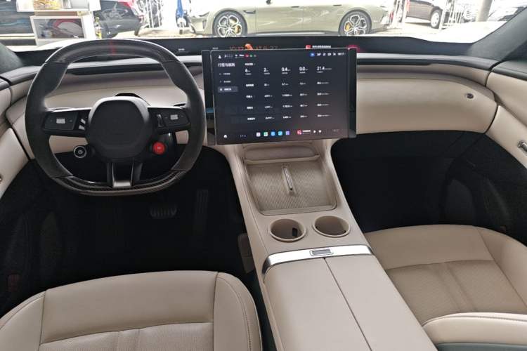 Used Xiaomi Auto YU7 2025 Ultra-Long Range High-Performance All-Wheel-Drive Max Edition Center Console