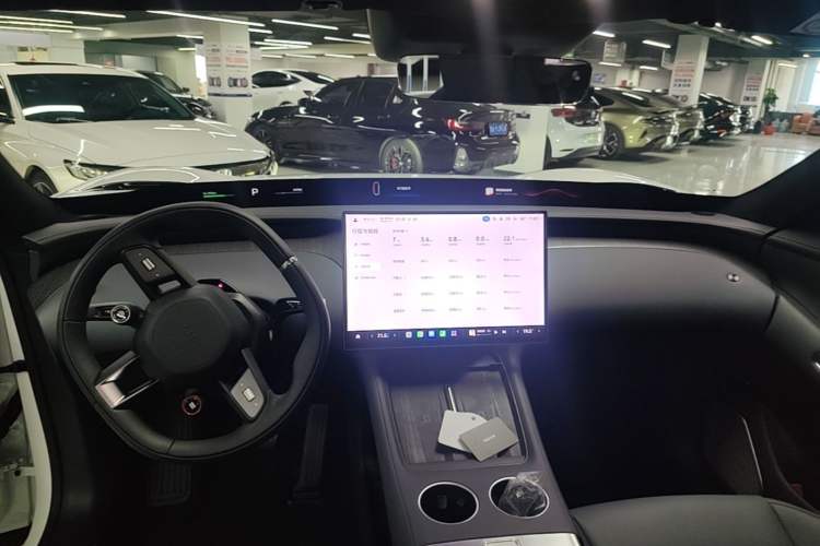 Used Xiaomi Auto YU7 2025 Ultra-Long Range All-Wheel Drive Pro Version Center Console