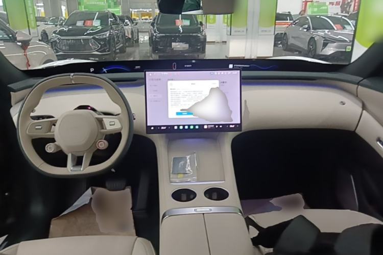 Used Xiaomi Auto YU7 2025 Ultra-Long Range Rear-Wheel Drive Version Center Console