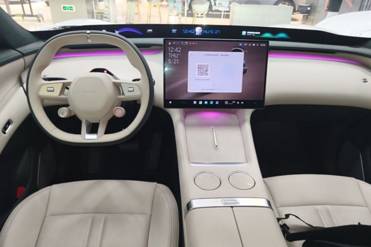 Used Xiaomi Auto YU7 2025 Ultra-Long Range High-Performance All-Wheel-Drive Max Edition Center Console