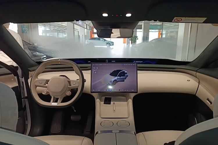 Used Xiaomi Auto YU7 2025 Ultra-Long Range High-Performance All-Wheel-Drive Max Edition Center Console