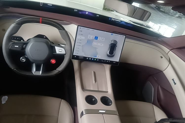Used Xiaomi Auto YU7 2025 Ultra-Long Range High-Performance All-Wheel-Drive Max Edition Center Console