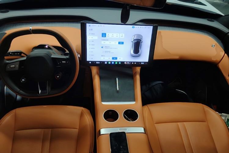 Used Xiaomi Auto YU7 2025 Ultra-Long Range High-Performance All-Wheel-Drive Max Edition Center Console