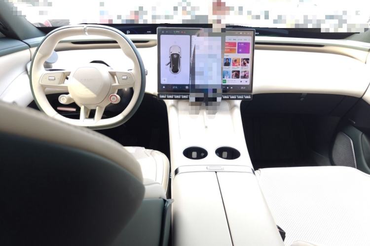 Used Xiaomi Auto YU7 2025 Ultra-Long Range All-Wheel Drive Pro Version Center Console