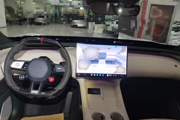 Used Xiaomi Auto YU7 2025 Ultra-Long Range High-Performance All-Wheel-Drive Max Edition Center Console