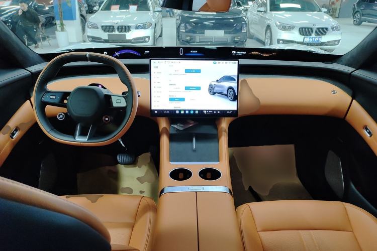 Used Xiaomi Auto YU7 2025 Ultra-Long Range High-Performance All-Wheel-Drive Max Edition Center Console