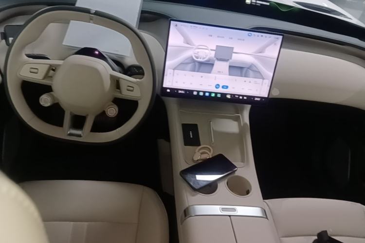 Used Xiaomi Auto YU7 2025 Ultra-Long Range High-Performance All-Wheel-Drive Max Edition Center Console