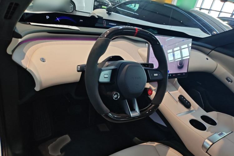 Used Xiaomi Auto YU7 2025 Ultra-Long Range High-Performance All-Wheel-Drive Max Edition Center Console