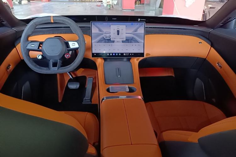 Used Xiaomi Auto YU7 2025 Ultra-Long Range Rear-Wheel Drive Version Center Console