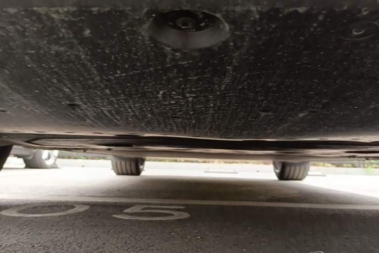 Used Xiaomi Auto YU7 2025 Ultra-Long Range High-Performance All-Wheel-Drive Max Edition Chassis Front