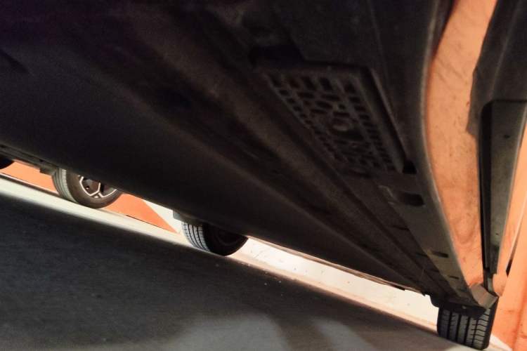 Used Xiaomi Auto YU7 2025 Ultra-Long Range All-Wheel Drive Pro Version Chassis Front Left