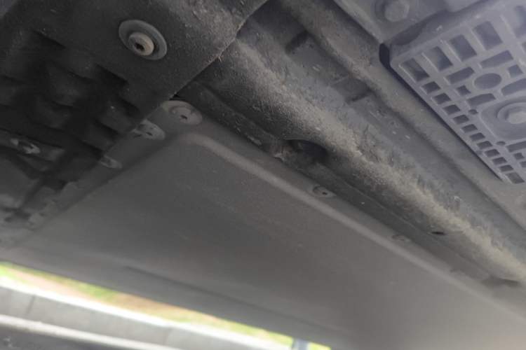 Used Xiaomi Auto YU7 2025 Ultra-Long Range Rear-Wheel Drive Version Chassis Front Left