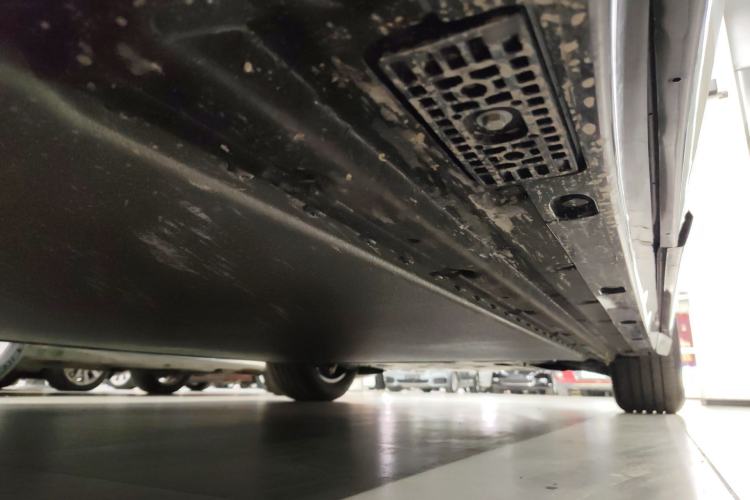 Used Xiaomi Auto YU7 2025 Ultra-Long Range All-Wheel Drive Pro Version Chassis Front Right