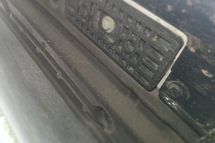Used Xiaomi Auto YU7 2025 Ultra-Long Range Rear-Wheel Drive Version Chassis Front Right