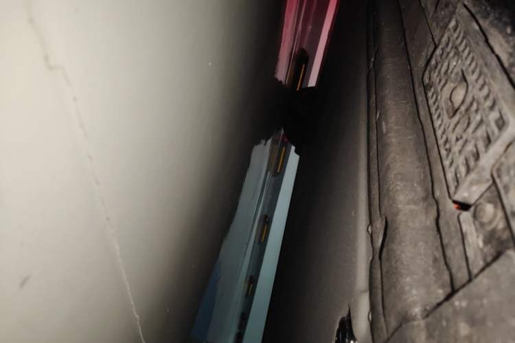 Used Xiaomi Auto YU7 2025 Ultra-Long Range High-Performance All-Wheel-Drive Max Edition Chassis Front Right
