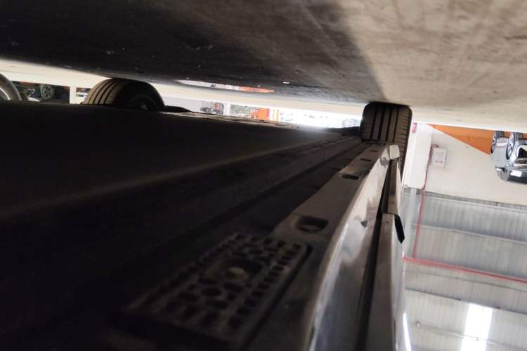 Used Xiaomi Auto YU7 2025 Ultra-Long Range All-Wheel Drive Pro Version Chassis Rear Left