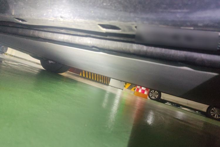 Used Xiaomi Auto YU7 2025 Ultra-Long Range High-Performance All-Wheel-Drive Max Edition Chassis Rear Left