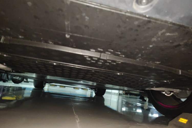 Used Xiaomi Auto YU7 2025 Ultra-Long Range High-Performance All-Wheel-Drive Max Edition Chassis Rear