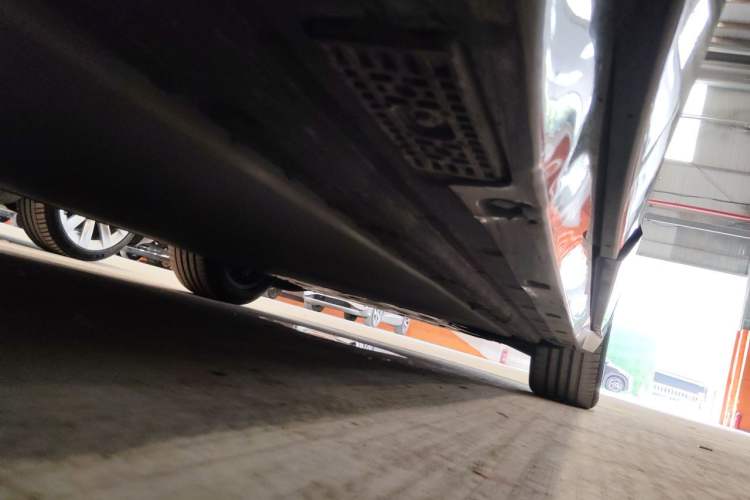 Used Xiaomi Auto YU7 2025 Ultra-Long Range All-Wheel Drive Pro Version Chassis Rear Right