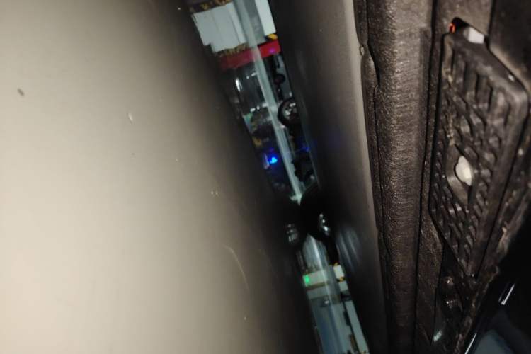 Used Xiaomi Auto YU7 2025 Ultra-Long Range High-Performance All-Wheel-Drive Max Edition Chassis Rear Right