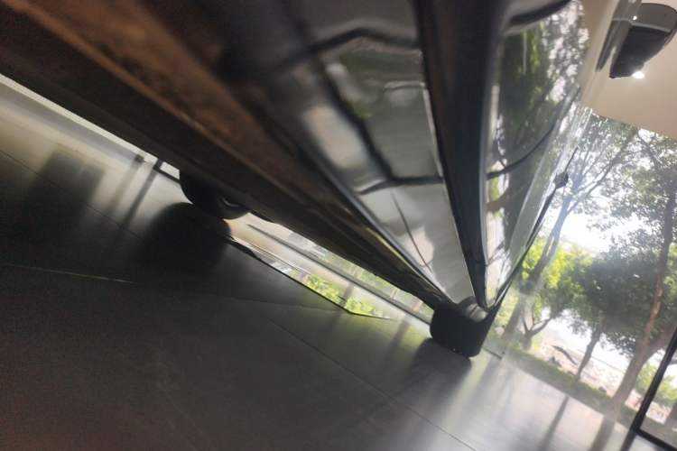 Used Xiaomi Auto YU7 2025 Ultra-Long Range All-Wheel Drive Pro Version Chassis Rear Right