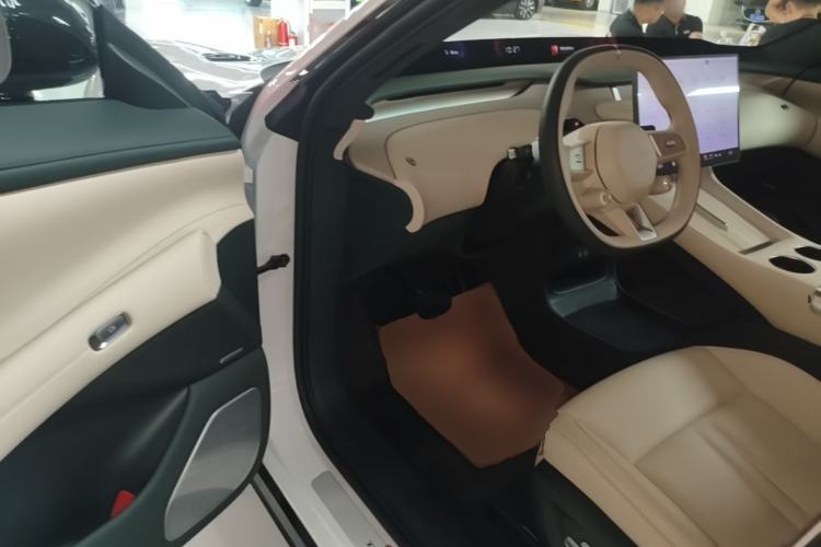 Used Xiaomi Auto YU7 2025 Ultra-Long Range High-Performance All-Wheel-Drive Max Edition Driver Seat
