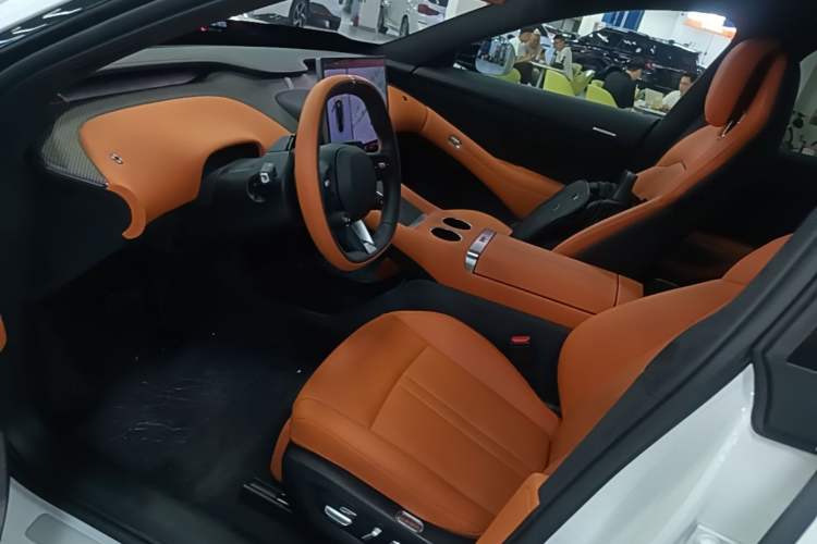 Used Xiaomi Auto YU7 2025 Ultra-Long Range High-Performance All-Wheel-Drive Max Edition Driver Seat