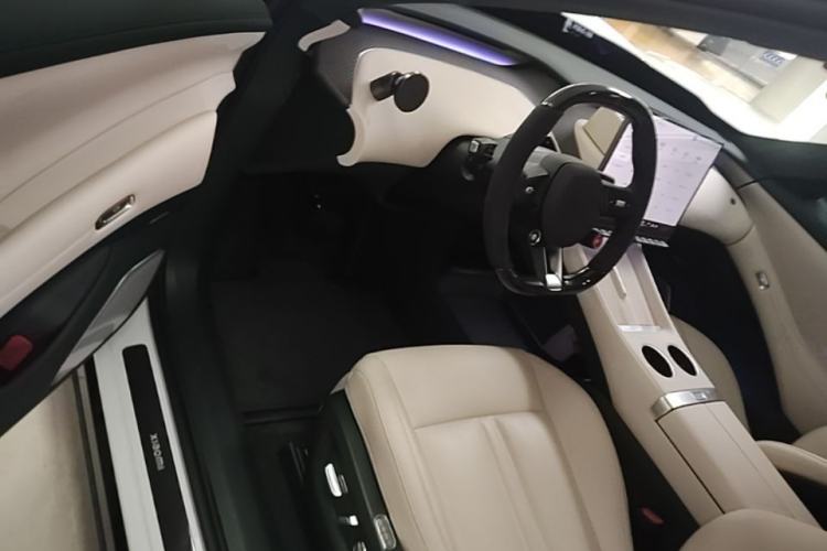 Used Xiaomi Auto YU7 2025 Ultra-Long Range High-Performance All-Wheel-Drive Max Edition Driver Seat