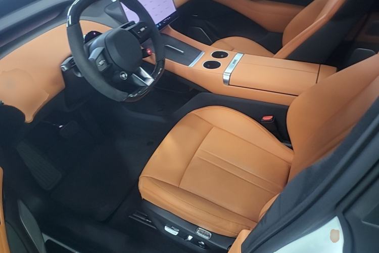 Used Xiaomi Auto YU7 2025 Ultra-Long Range High-Performance All-Wheel-Drive Max Edition Driver Seat