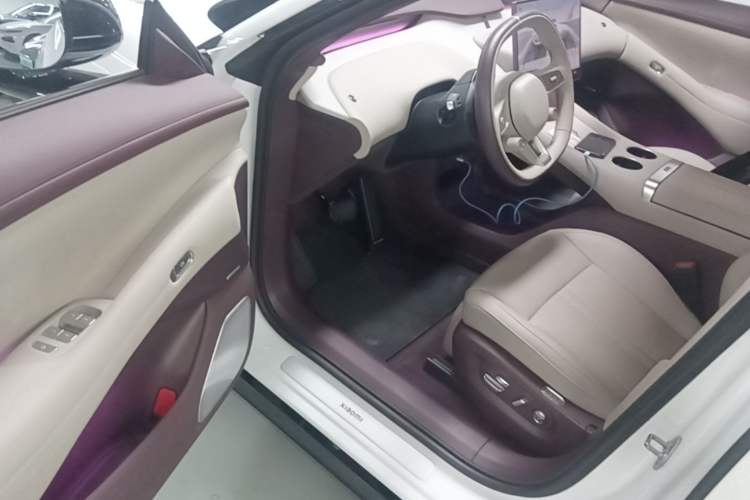 Used Xiaomi Auto YU7 2025 Ultra-Long Range Rear-Wheel Drive Version Driver Seat