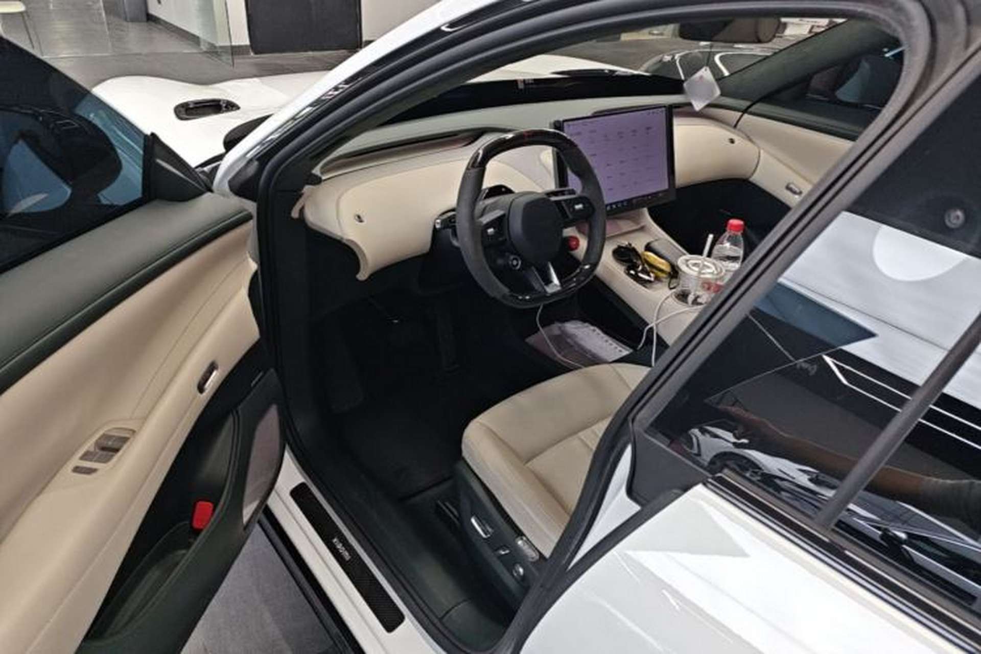 Used Xiaomi Auto YU7 2025 Ultra-Long Range High-Performance All-Wheel-Drive Max Edition Driver Seat