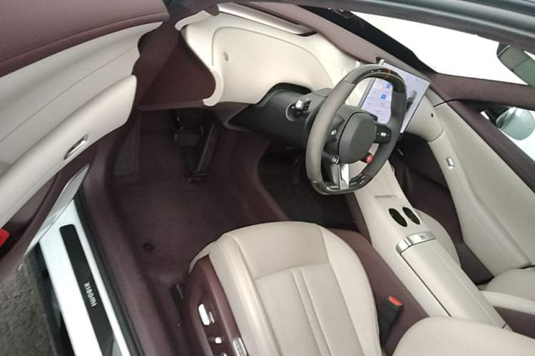 Used Xiaomi Auto YU7 2025 Ultra-Long Range High-Performance All-Wheel-Drive Max Edition Driver Seat