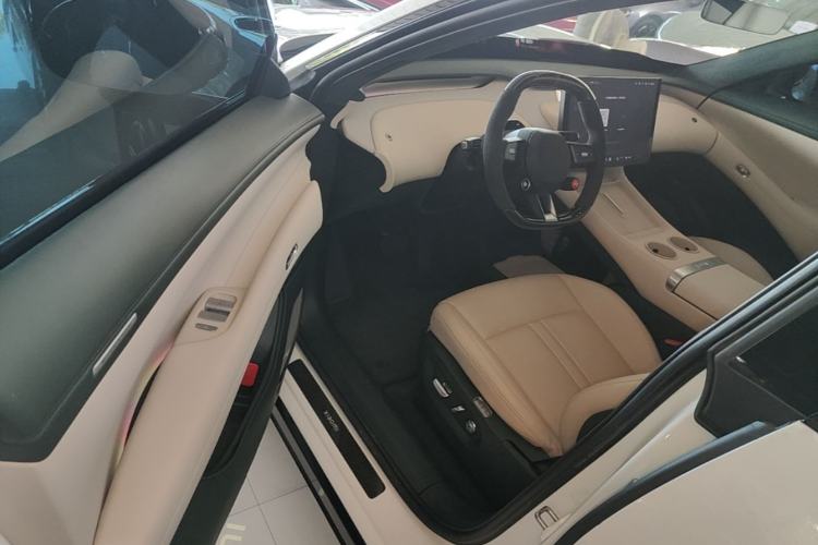 Used Xiaomi Auto YU7 2025 Ultra-Long Range High-Performance All-Wheel-Drive Max Edition Driver Seat