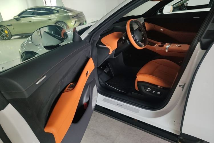 Used Xiaomi Auto YU7 2025 Ultra-Long Range High-Performance All-Wheel-Drive Max Edition Driver Seat