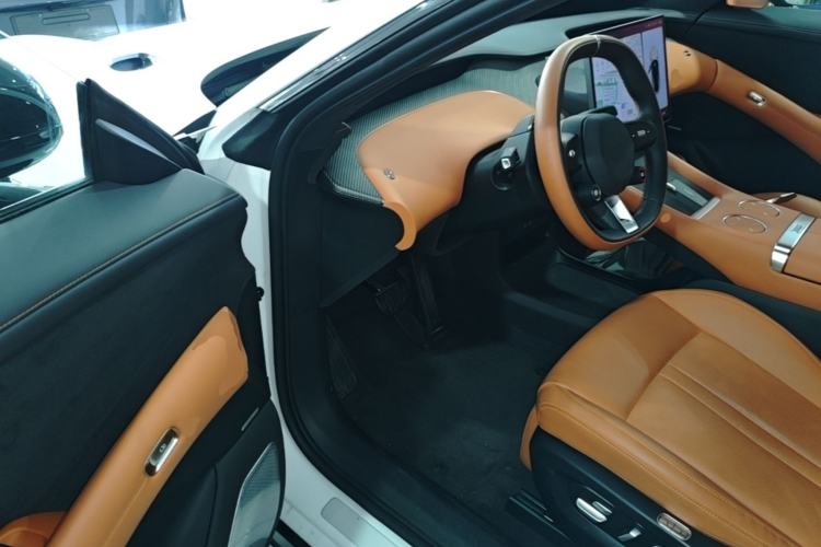 Used Xiaomi Auto YU7 2025 Ultra-Long Range High-Performance All-Wheel-Drive Max Edition Driver Seat