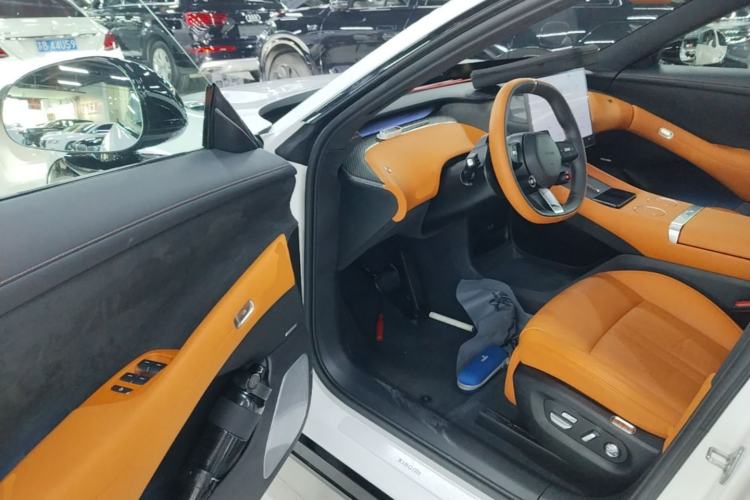Used Xiaomi Auto YU7 2025 Ultra-Long Range High-Performance All-Wheel-Drive Max Edition Driver Seat