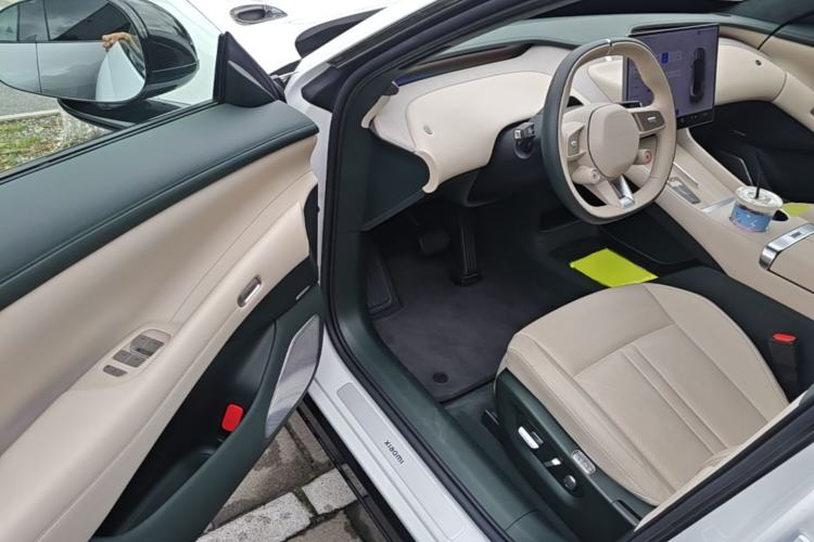 Used Xiaomi Auto YU7 2025 Ultra-Long Range High-Performance All-Wheel-Drive Max Edition Driver Seat