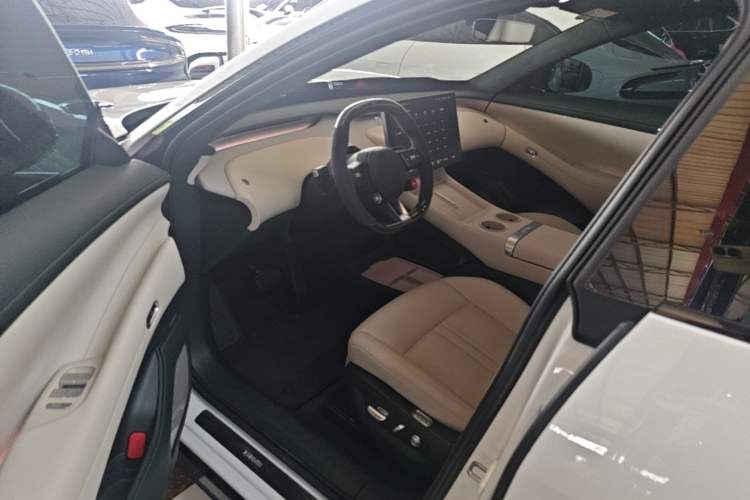 Used Xiaomi Auto YU7 2025 Ultra-Long Range High-Performance All-Wheel-Drive Max Edition Driver Seat