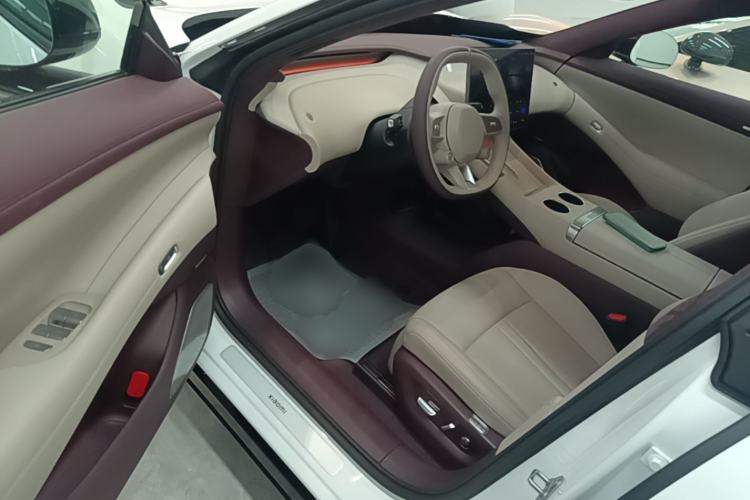 Used Xiaomi Auto YU7 2025 Ultra-Long Range High-Performance All-Wheel-Drive Max Edition Driver Seat
